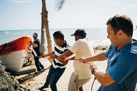 Cuba-cruises-Working-with-Local-Fishermen